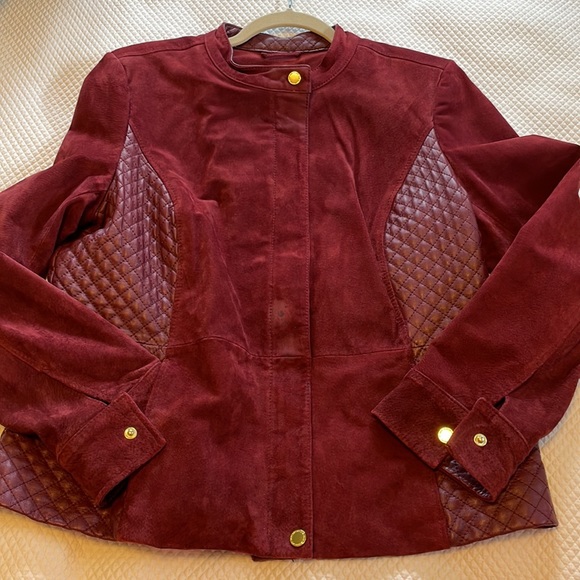 Isaac Mizrahi Live suede and quilted leather jacket with pockets.Burgundy color - Picture 5 of 11